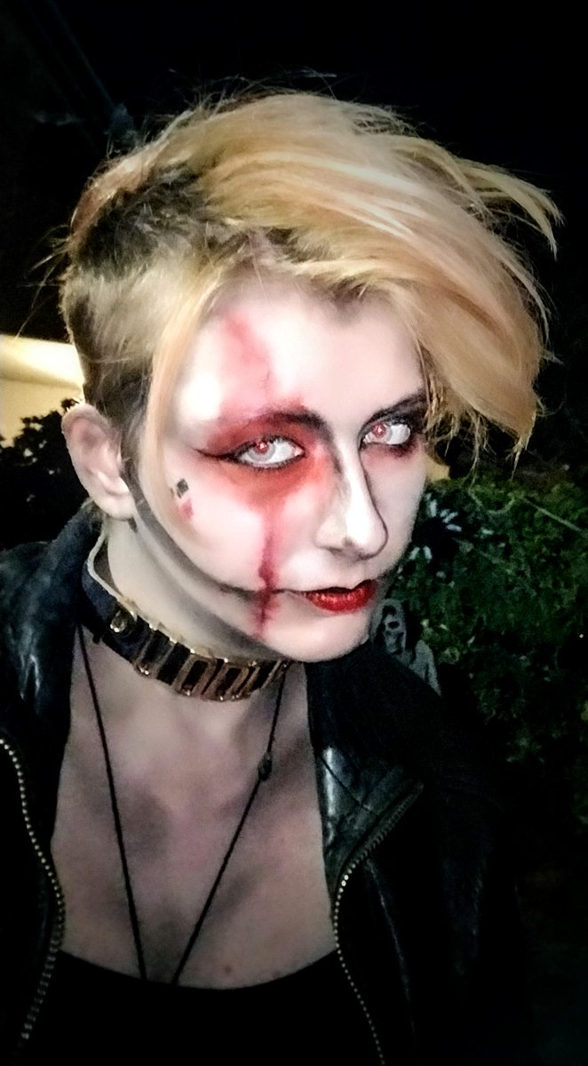 TooM4ny0cs tweet media