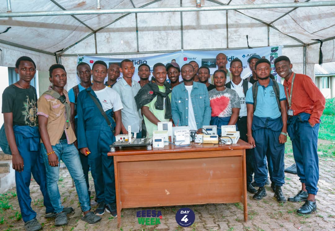 EFunaab97594's tweet photo. Day 4: Project Exhibition

They say the past affects the future. The students take a trip down memory lane as they examine the projects delivered by past students. https://t.co/xghJxoQfup