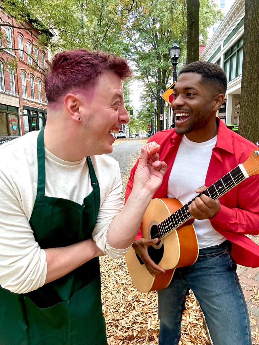 ThomasSanders's tweet photo. Gumlee, my beloved 🍬🦇 (Feat. @DJCroft_) #adventuretime #FionnaandCake https://t.co/9m6SI1Of5d