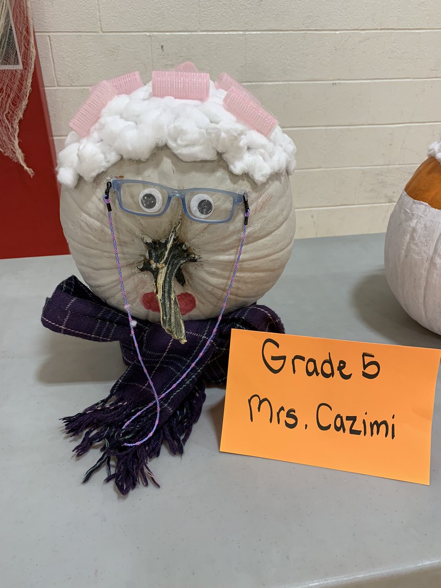 MrsCazimi's tweet photo. A fantastic Halloween day with this Grade 5 crew! 🎃 👻 @StTimothyHCDSB https://t.co/OmcGq7emmQ