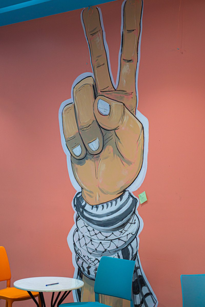 shakeuply's tweet photo. قضيتنا التي لا تموت 🇵🇸 

ولأنها قضية كُتبت بأرواح الأطفال، وقصص رُدمت تحت الأنقاض، وأيادي كُتفت بالأصفاد، ومهما اجتمع العالم على كتمها وغض الطرف عنها، مازالت نهايتها معروفة لينا، نهاية يختمها النصر ولو اجتمعوا على تدميرها. https://t.co/8jQdxpm0pp