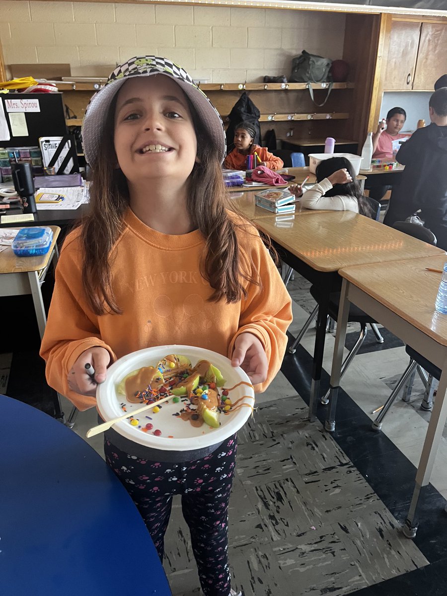 Mrs. Whitney Spirou tweet media