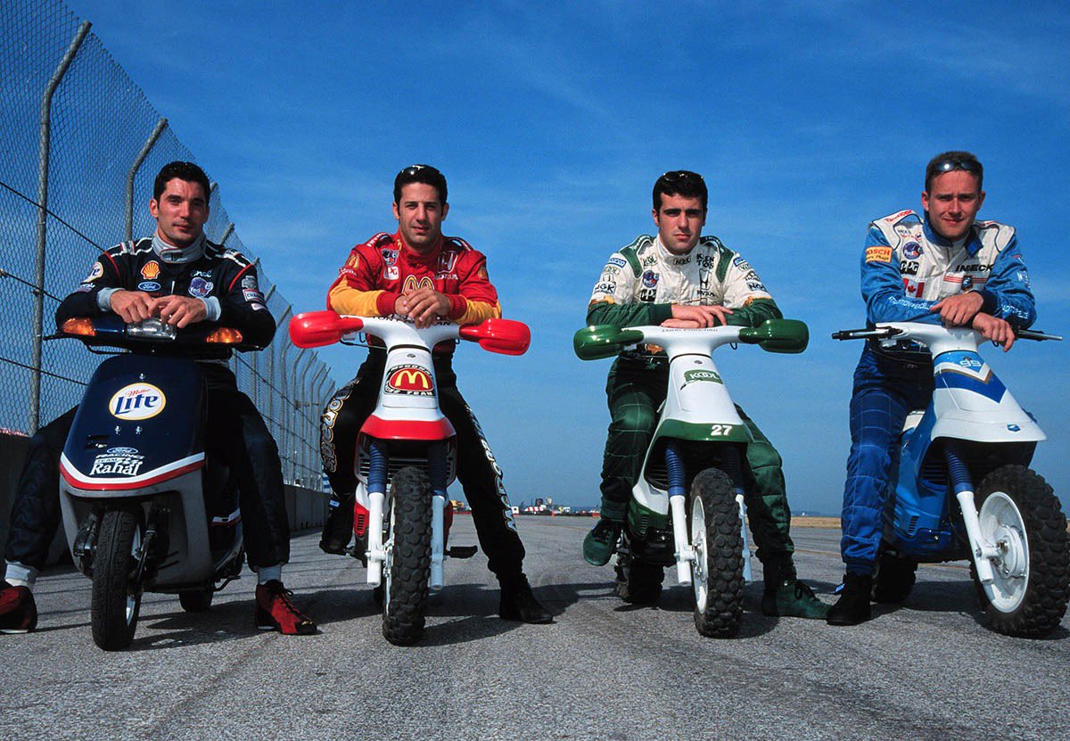 TonyKanaan's tweet image. 🇺🇸 24 years. Wow. We miss you brother. #GregMoore
•
🇧🇷 24 anos. Sentimos sua falta irmão. #GregMoore