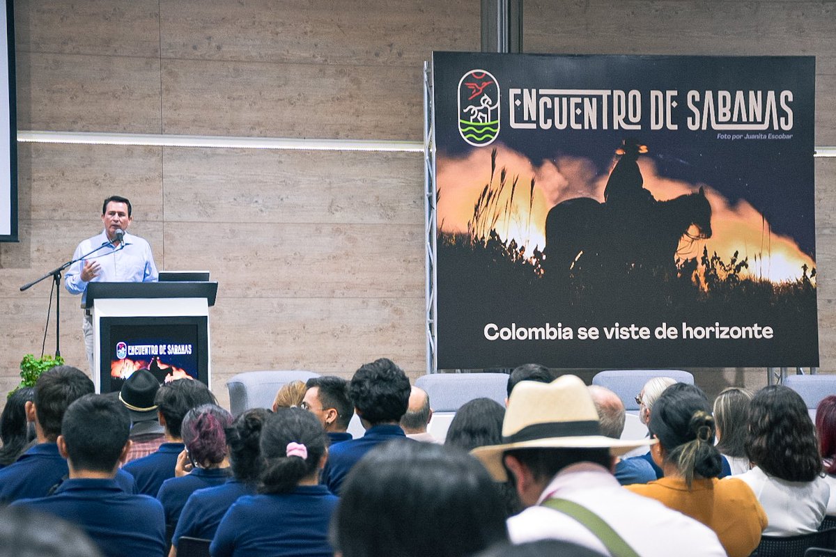 CCCASANARE's tweet photo. #Ahora Primer Encuentro de Sabanas – 🇨🇴 Colombia se viste de horizonte. El evento reúne a expertos en sostenibilidad, conservación y cultura llanera. Serán 3 días con una programación que abordará temas en cuatro ejes temáticos: compartiendo y abriendo la sabana, economías ganaderas, especies icónicas y el agua en la sabana, y la cultura ganadera.