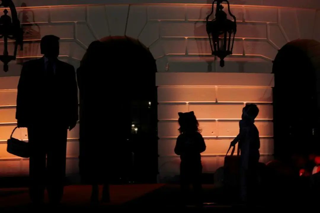 MIL0SEVIC's tweet photo. How to forget.
Milosevic family at the @WhiteHouse 2019 #Halloween guests of @realDonaldTrump #realpotus https://t.co/nzDzHJWlhA