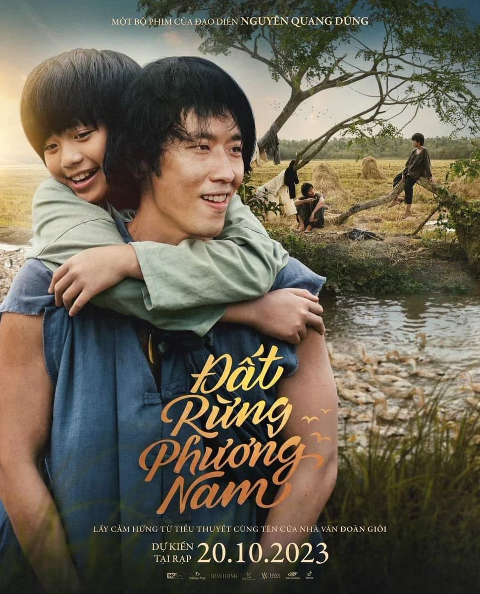 Hôm nay đại gia đình mình từ bé đến lớn 14 người đã đi xem !! Xem xong mình thật sự mong chờ có phần 2 để được xem tiếp !
Với mình " Đất Rừng Phương Nam"  thật sự rất hay và đáng để xem , nhiều phân cảnh khiến mình cảm xúc thật sự '' Tự Hào và rưng rưng