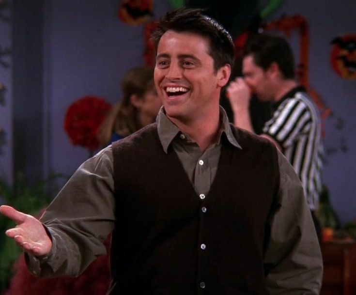 rossgellxr's tweet image. qual a melhor fantasia dos friends pra vcs? eu particularmente amo a rachel de mulher grávida que comprou um vestido caríssimo e precisa usar antes da barriga crescer