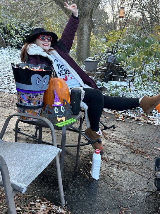 cowboylikecaymi's tweet photo. #ANightmareDressedLike THE COOLEST PERSON ON THE BLOCK WITH 3 BUCKETS OF CANDY AND TAYLOR PLAYING ON THE SPEAKER !!!!
@taylornation13 @taylorswift13 

HAPPY HALLOWEEEEEEN!!!!! swifties reply with ur tay-inspired costumes, i wanna see them!! hehe🎃🫶🏻
#taylorween https://t.co/1tSunjG200