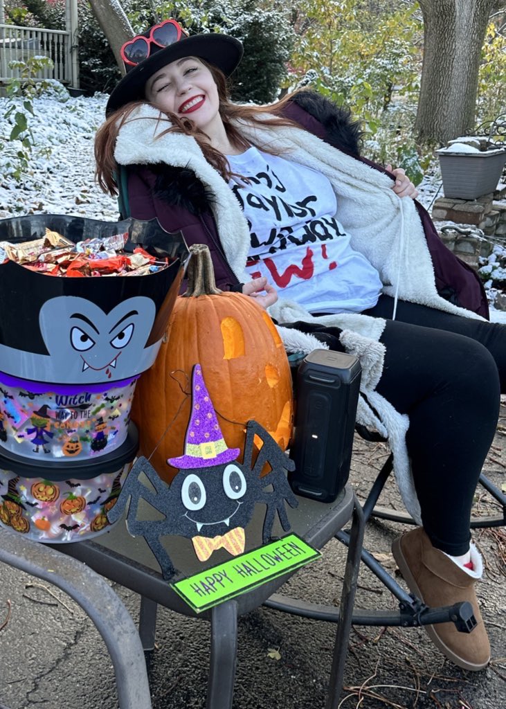 cowboylikecaymi's tweet photo. #ANightmareDressedLike THE COOLEST PERSON ON THE BLOCK WITH 3 BUCKETS OF CANDY AND TAYLOR PLAYING ON THE SPEAKER !!!!
@taylornation13 @taylorswift13 

HAPPY HALLOWEEEEEEN!!!!! swifties reply with ur tay-inspired costumes, i wanna see them!! hehe🎃🫶🏻
#taylorween https://t.co/1tSunjG200