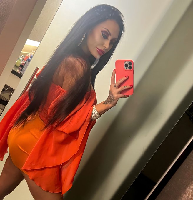 Treat yourself today, eat all the candy 🍭 https://t.co/1XfMCRIJGA<a href="/tag/sextpanther"class="tags"><span>#sextpanther</span></a>