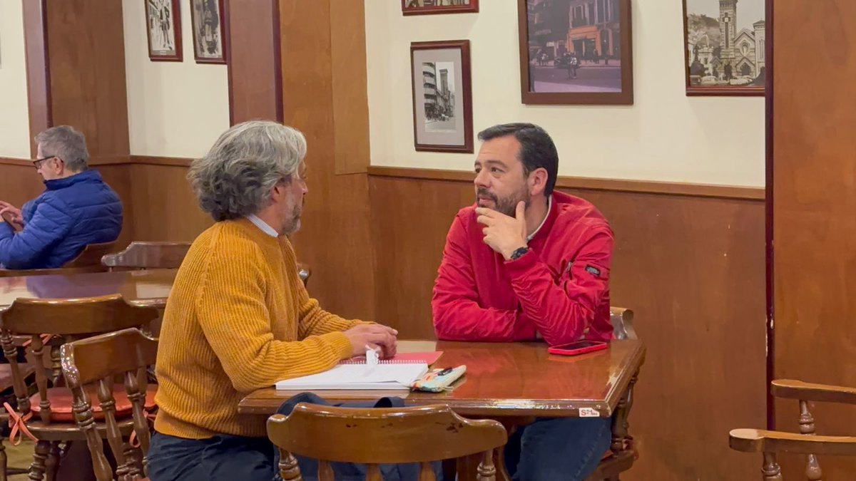 manolitosalazar's tweet photo. #MovidaPolitica El alcalde electo @CarlosFGalan se reúne con @JDOviedoA nuevo concejal de Bogota, con el fin de buscar temas que permitan trabajar por el bien de la ciudad, lo hacen en un tradicional sitio de onces de Bogota, La Florida https://t.co/8drTWdCTcT