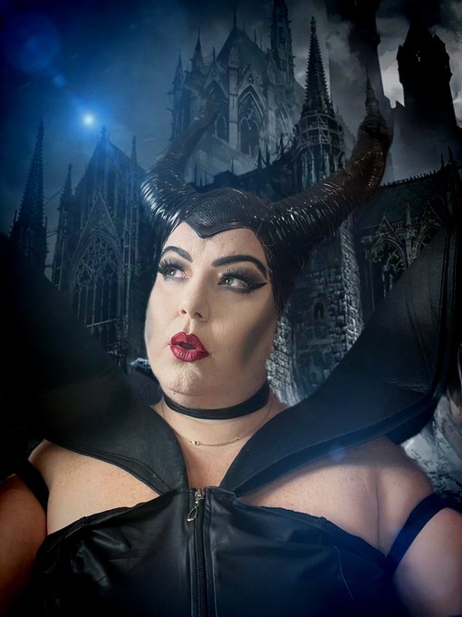 In my costume gifted from @xpluswear Malificent is born! https://t.co/v67HzoRP7k<a class="tags" target="_blank" title="On Twitter" href="/?out=eyJ0eXAiOiJKV1QiLCJhbGciOiJIUzUxMiJ9.eyJpYXQiOjE3MjQ1NTY5NTEsImlzcyI6InR3cG9ybnN0YXJzLmNvbSIsIm5iZiI6MTcyNDU1Njk1MSwiZXhwIjoxNzU2MDkyOTUxLCJyZWRpcmVjdF91cmwiOiJodHRwczovL3R3aXR0ZXIuY29tL3hwbHVzd2VhciJ9.G9MEL65My3o35x6zNkG7DOm_QGlXkHZ_SwZZONV6vyLEsAl_-Dvp_v0HQVr8AA4PI0J7jcpbdaIbZVpDJmcNAg">@xpluswear</a><a href="/tag/nationalappreciateyourwifeday"class="tags"><span>#nationalappreciateyourwifeday</span></a>