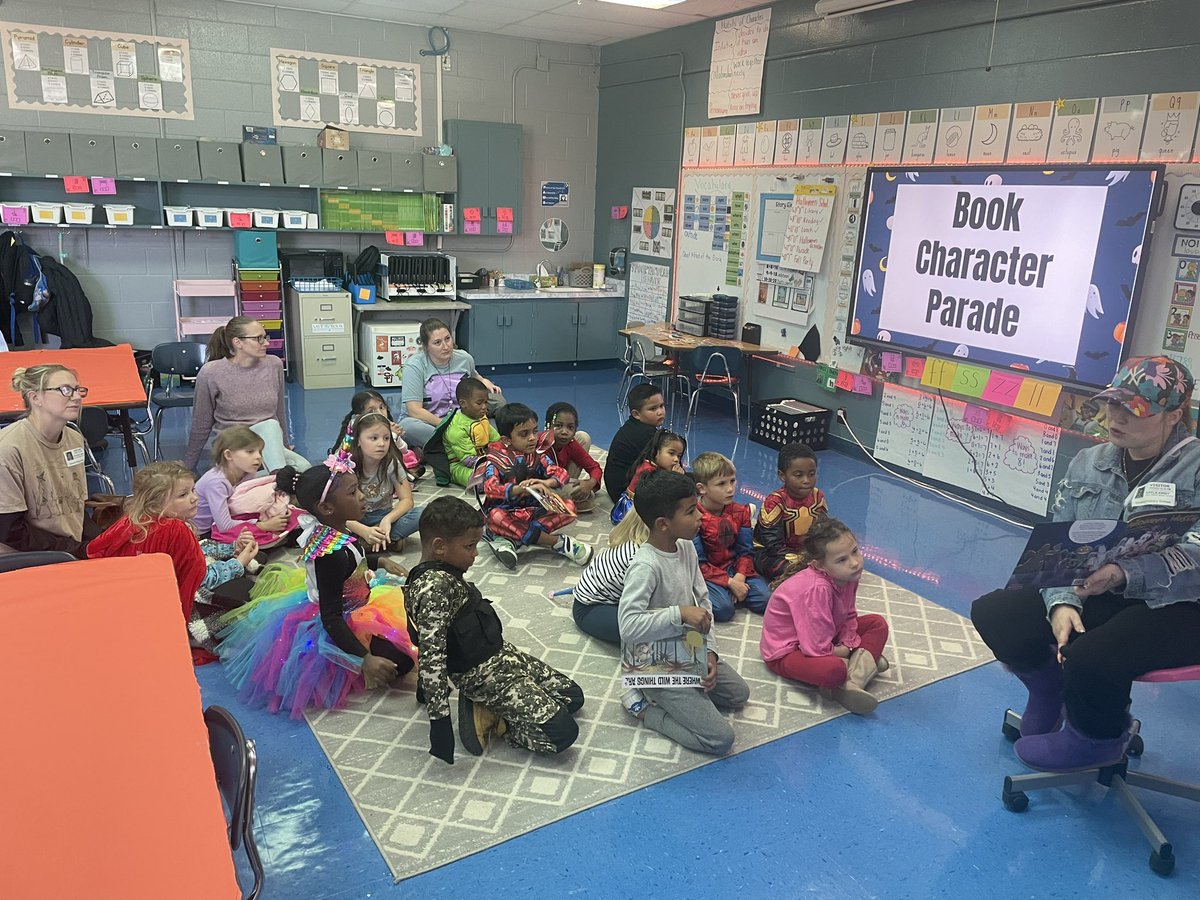 I truly love my job! Spending it with the kiddos brings me so much joy. Thank you to all of our special guests that joined us today.💙🤍