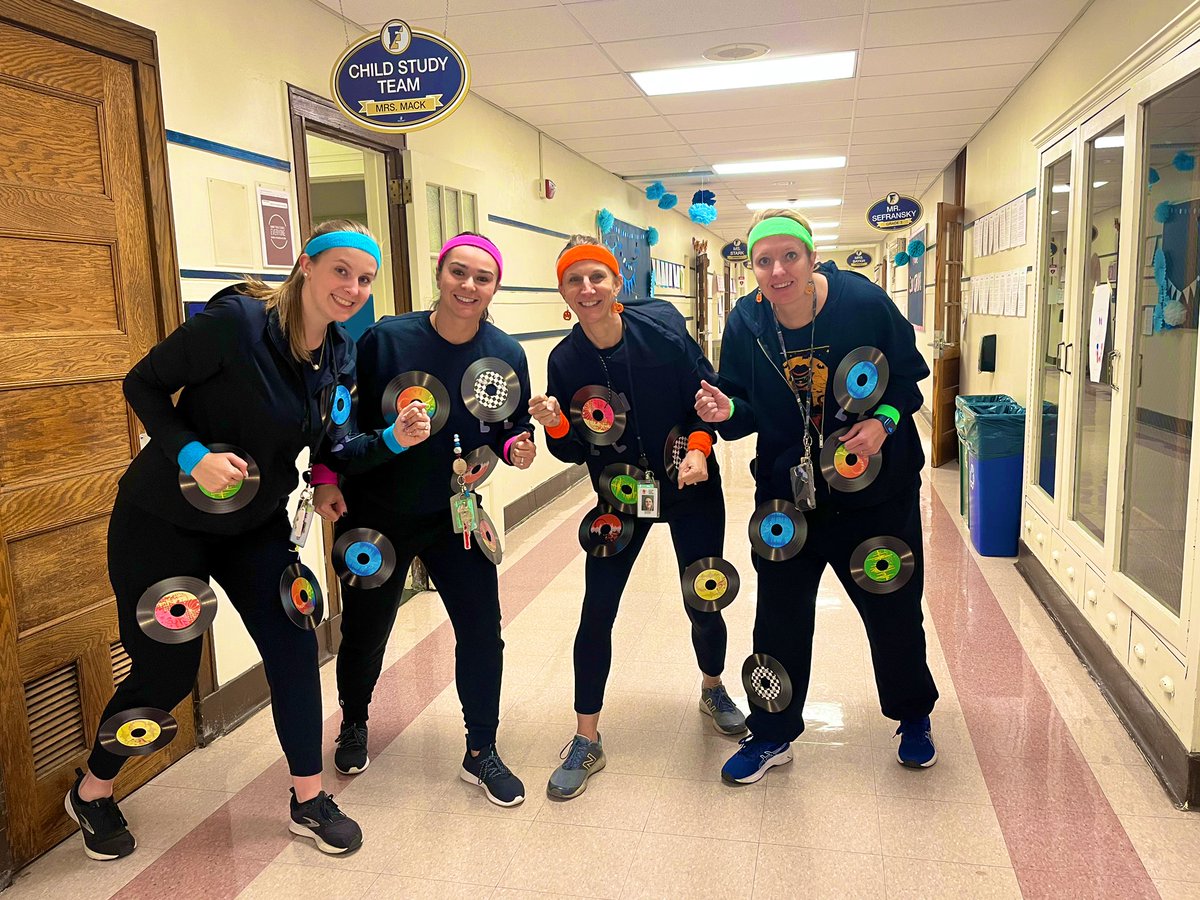 Ms_Evans19's tweet photo. Happy Halloween from your fellow “Running Records” 🎃🏃🏽‍♀️ https://t.co/kt61wEidY9