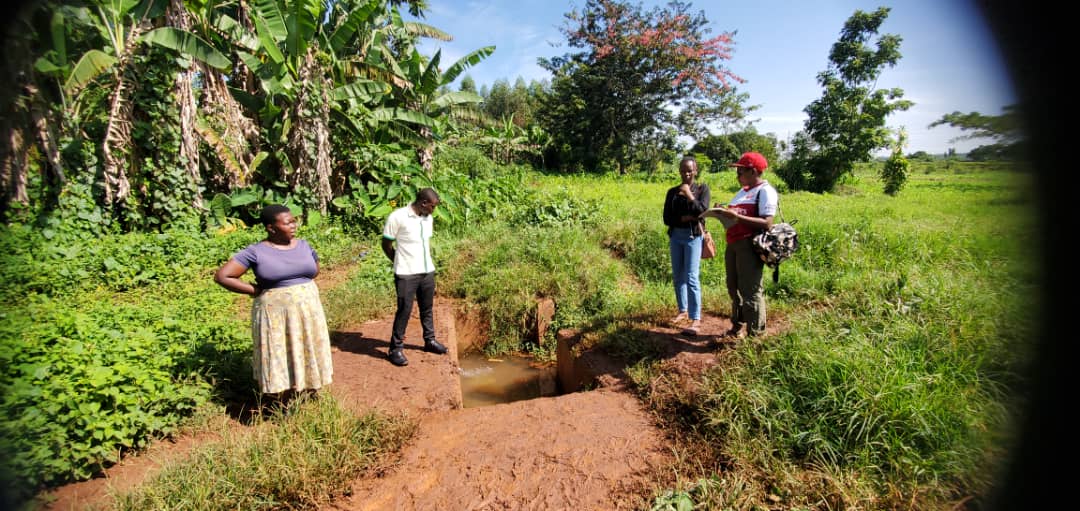 NjeruRotaract's tweet photo. Imagine this being a water source for all your domestic use in this 21st Century. Here water stops being life but something else.
Rotaract Club of #Njeru is looking forward to Creating Hope in this Community by providing Safe Clean Water.
We can join hands. https://t.co/Pztg1iwRio