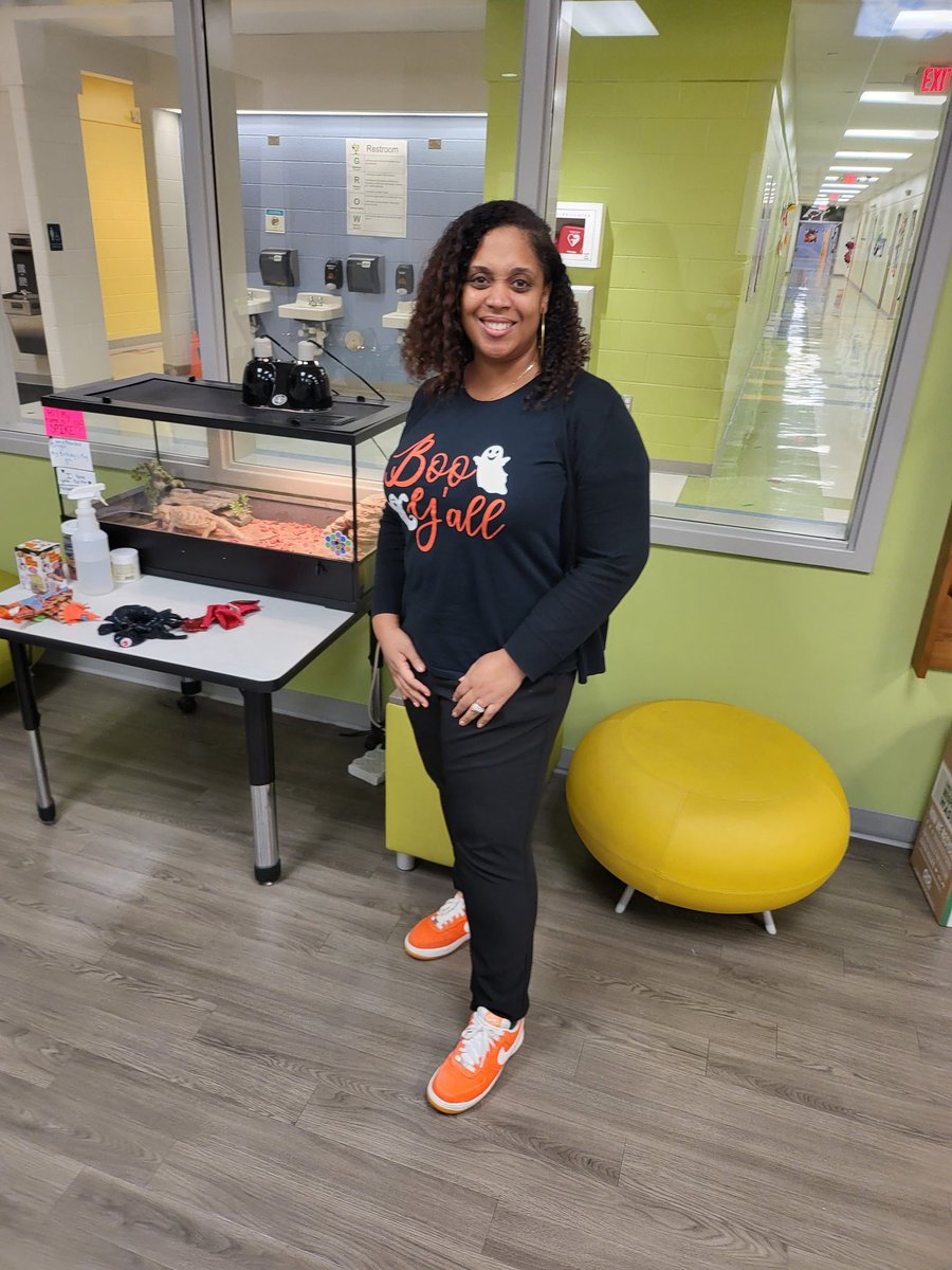 Thanks for bringing my sweet friends to Trick or Treat in the office today!!! 🎃🧡🍭🍬<a href="/LHEStructuredPK/">LHECMES Structured Preschool</a> <a href="/LHECMES/">Lincoln HeightsECMES</a> <a href="/DeavenMeadors/">Deaven Meadors</a>