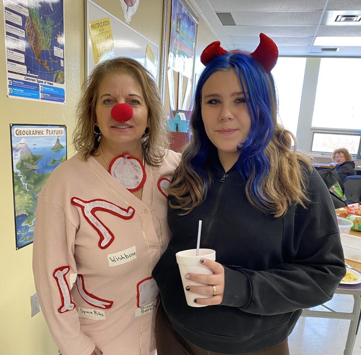Milnekip's tweet photo. Halloween fun! 🤡🤖👻
@WpgBeachSchool https://t.co/oftZhwVkSl