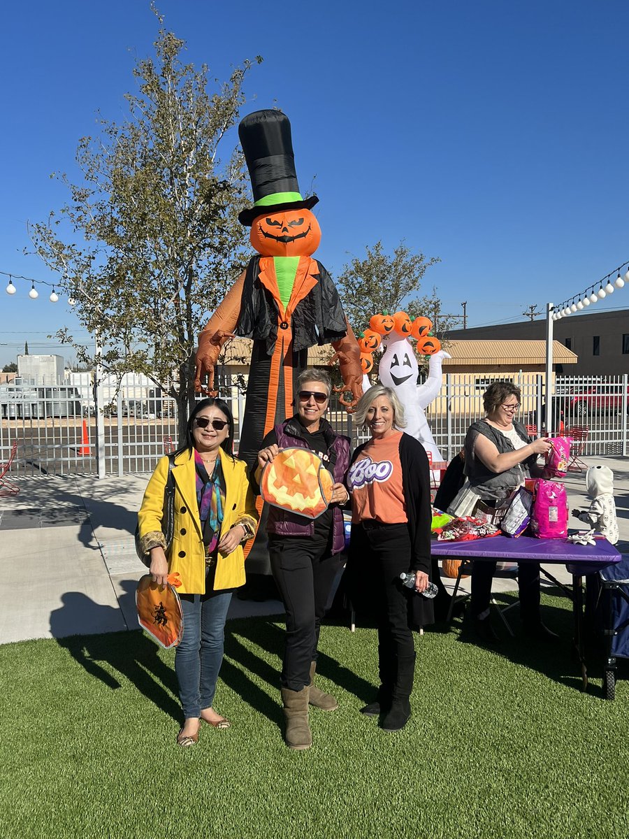bacon_cecilia's tweet photo. Happy Halloween Y’all! Come join us at Odessa College Downtown!💀👻🎃 @OdessaCollege 
#TweetOC #OCAllIn #PositivelyOC
#MathProfessors https://t.co/KHUjoJtfnE