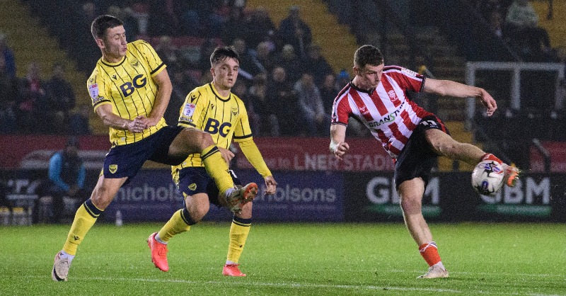 LincolnCity_FC's tweet photo. ๐ Match Report: City were beaten by high-flying Oxford United at a foggy LNER Stadium.
#WeAreImps | #LINOXF