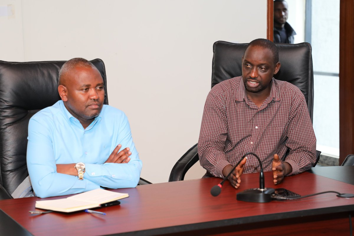 REMA_Rwanda's tweet photo. Ahead of the launch, @AimeNiyonsenga held a meeting with stakeholder &technical staff involved in the construction works
#LDCF3 Project is implemented by @REMA_Rwanda in collaboration with @rwandahousing @KireheDistrict & @GakenkeDistrict to climate-proof the rural settlements https://t.co/JTpVOUyiWh