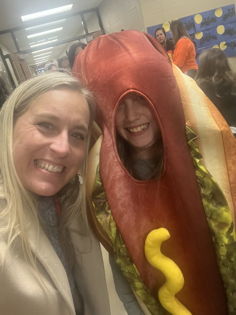 CFJillWhite's tweet photo. Lions and Tigers and Bears, Oh My! Loved seeing all of the kids (and principals!) dressed up @CF_schools today. P.S. did you know that Ursula is also an expert wig stylist? #everystudenteveryday https://t.co/SGTyqmK8PM