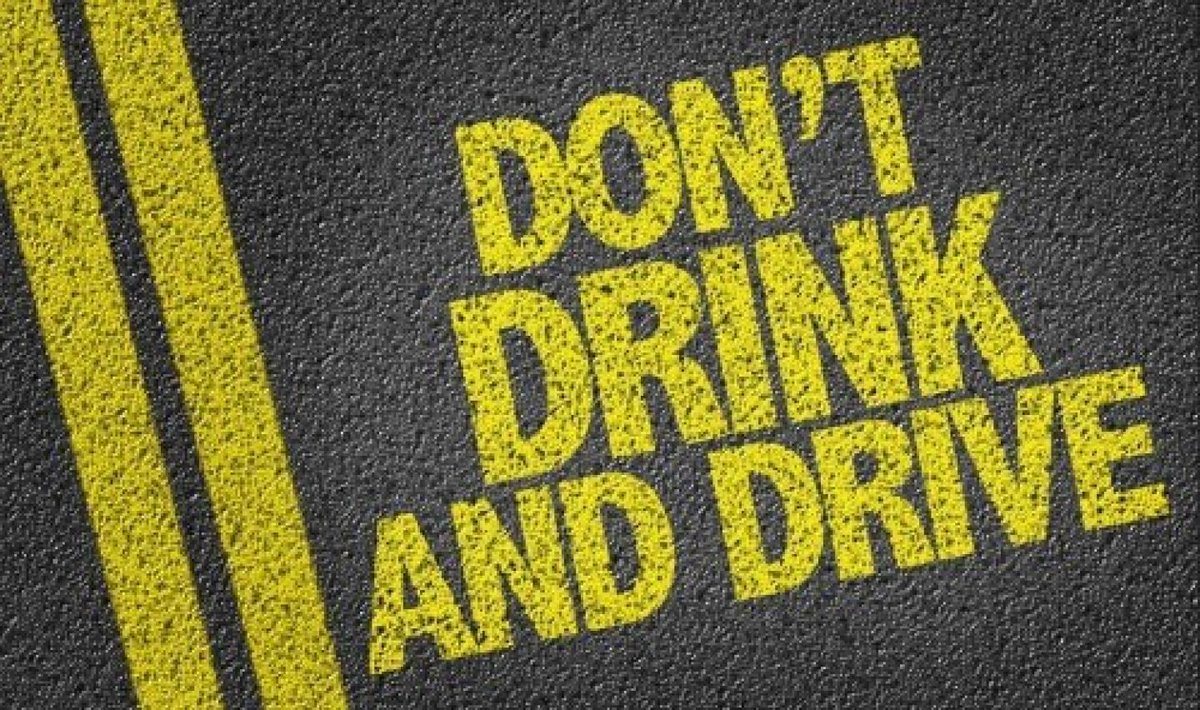 SohoRoadWMP's tweet photo. #Arrest

After seeing a male parked illegally at one of our hot spot locations, this quickly escalated.

Driver is now in custody for drink driving &amp; being wanted on fail to appear warrant!

#roomforone

Parking offences leading to arrests - if we see it, we will sort it https://t.co/cBy2bwH7bC