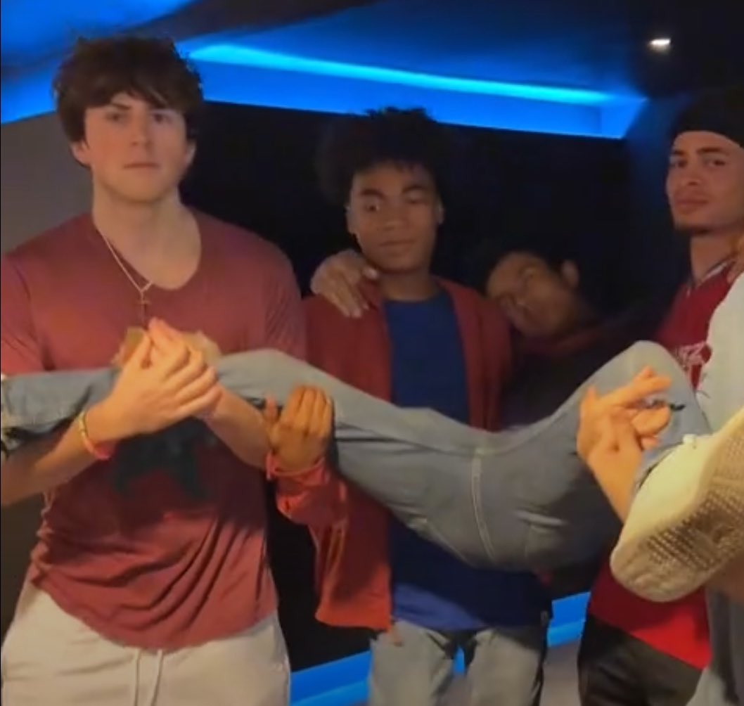 <a href="/jayjjalen/">Jalen</a> @VegasBabyKJ This you missing the point but carrying on as if you’re not.