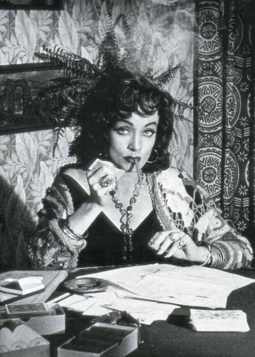 Dear_Grateful1's tweet photo. Marlene Dietrich, Touch of Evil
(Orson Welles, 1958) https://t.co/06N1lj3Sqr