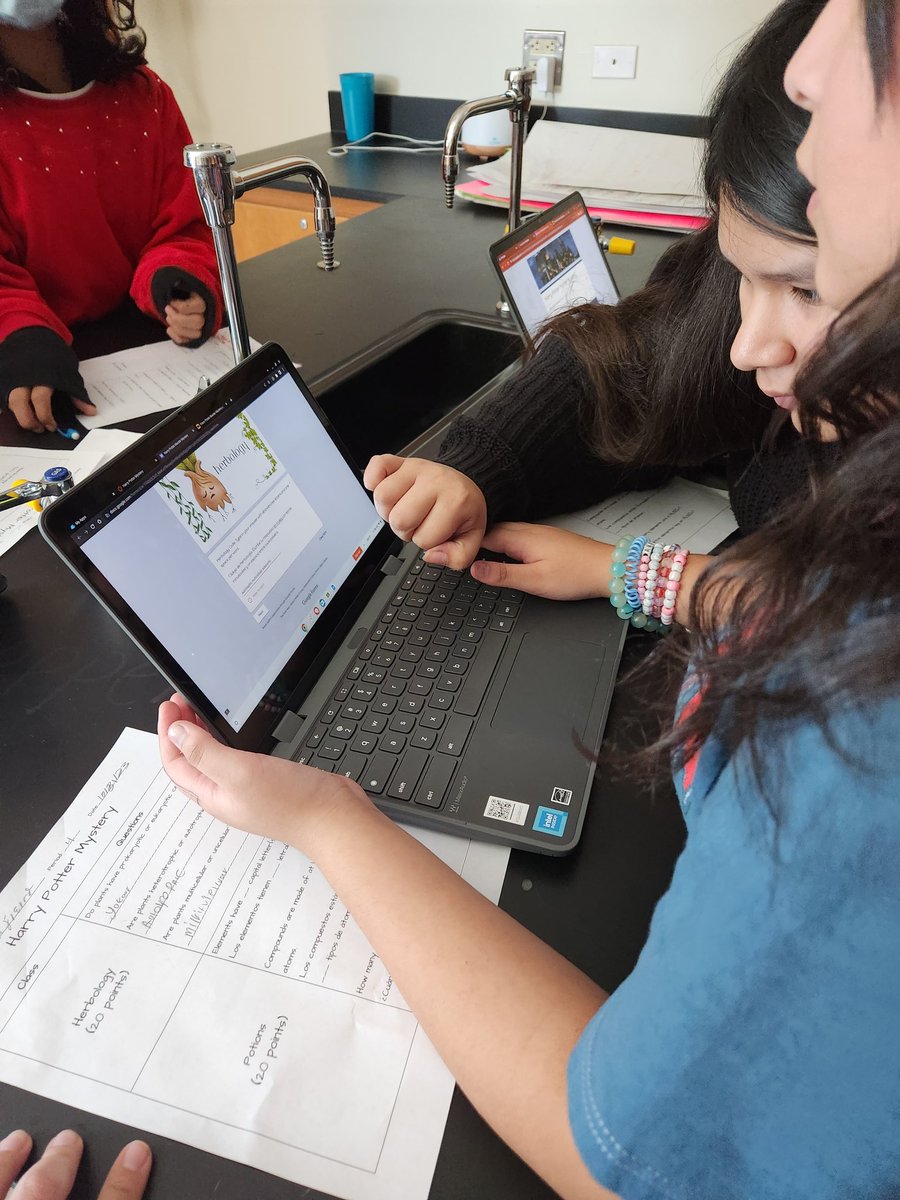 villa_sci's tweet image. These Texans went to Hogwarts today for some spooky fun 👻 🎃

They absolutely loved this spiral review disguised as a murder mystery 😊

#SamSide #HoustonScience #AVIDStrategies #Collaboration