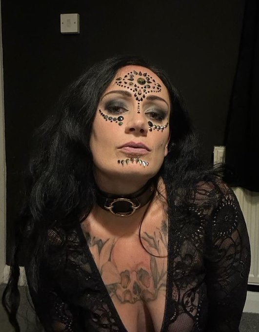 Happy halloween 👻 https://t.co/VcILpPywcT