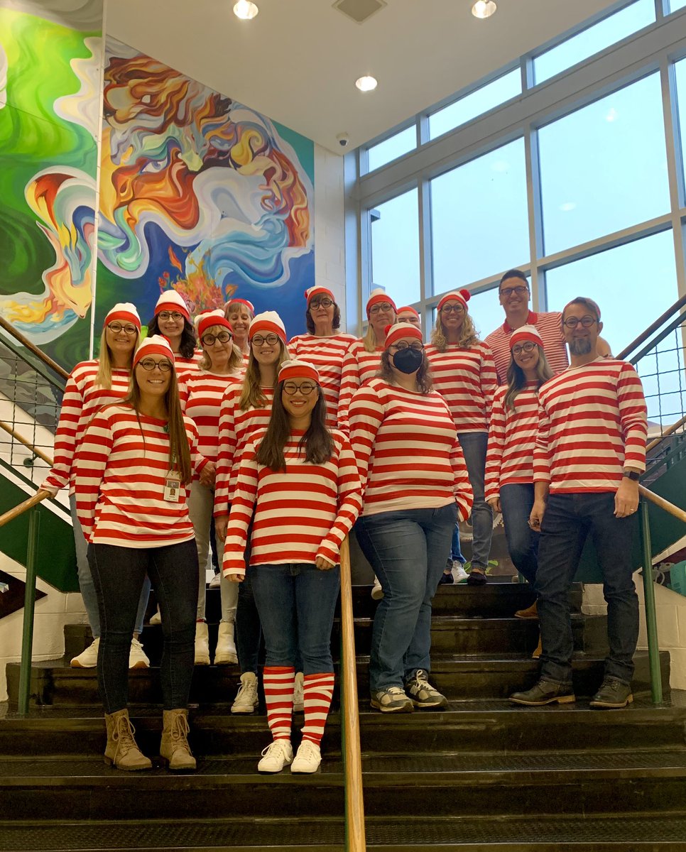 It was a little easier than usual to find Waldo today 👓❤️🤍👖 #ramily