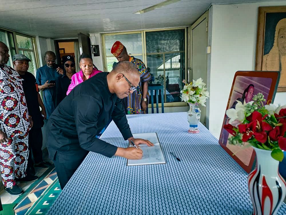 PeterObi's tweet photo. Today, I was at the home of the late respected jurist, Prof Ben Nwabueze to console the family. I held Late Prof Ben Nwabueze, SAN, in deep esteem being such a father figure to me and a very highly respected Nigerian patriot. https://t.co/MvDJM9v3ME