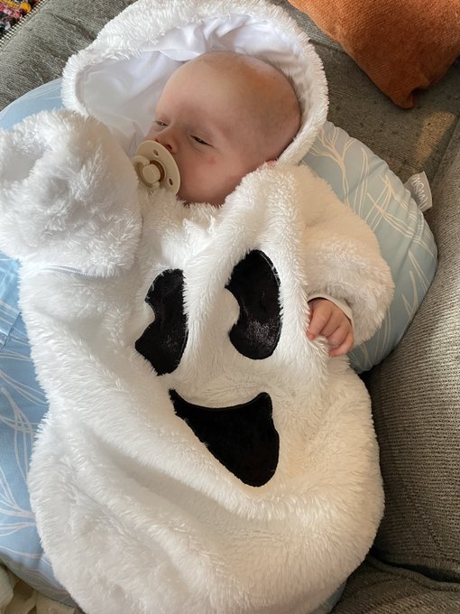 A scary ghost for Jack&rsquo;s first Halloween! https://t.co/iSnCDb7lty<a href="/tag/newprofilepic"class="tags"><span>#newprofilepic</span></a>