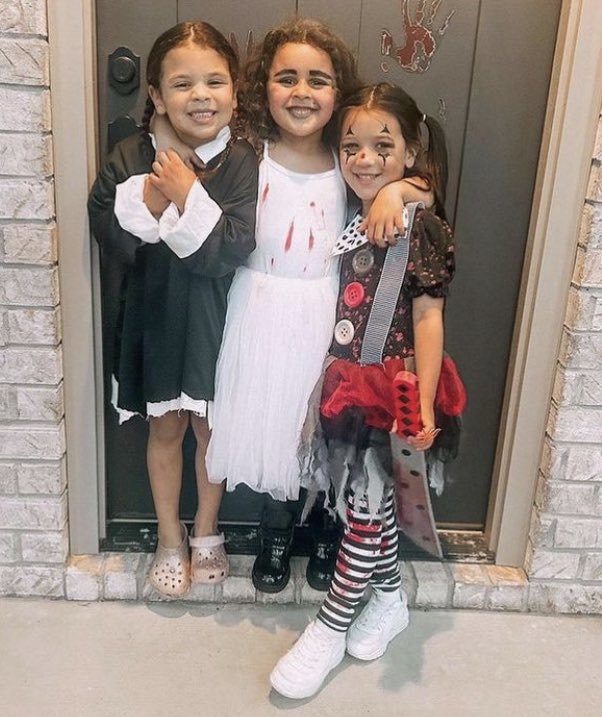 TlcBad's tweet photo. Happy Halloween 🎃 🖤 Love the bond they share.
Daughters of Tyra, Tiarra &amp; Taylor https://t.co/fTk6MpOyvs