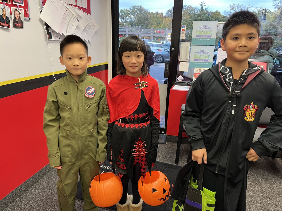 MathnasiumGN's tweet image. Happy Halloween!  Some of our students fit in time for math and trick or treating!  We hope everyone has a safe and fun-filled holiday! #mathnasiumgreatneck #greatneckbiz #Halloween2023 #greatneckny