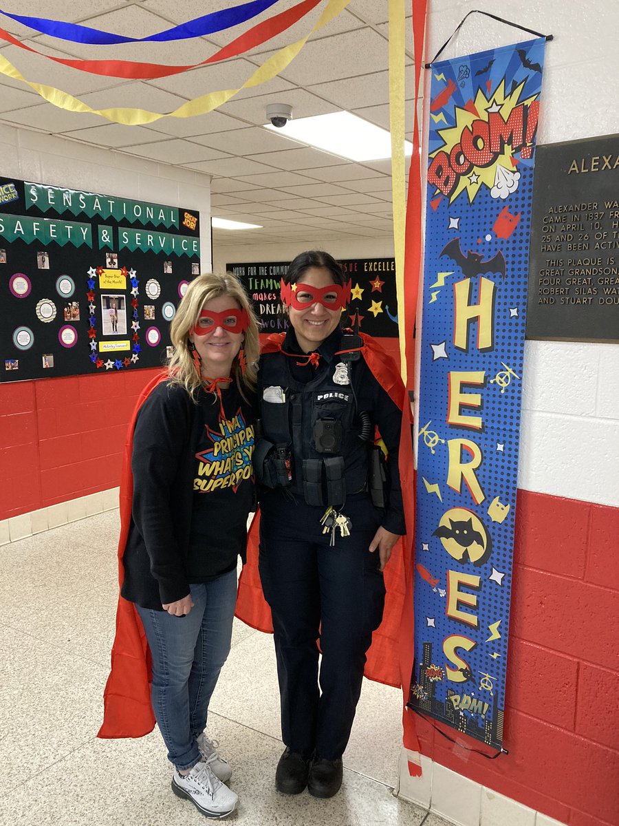 Mrs. Wallace tweet media