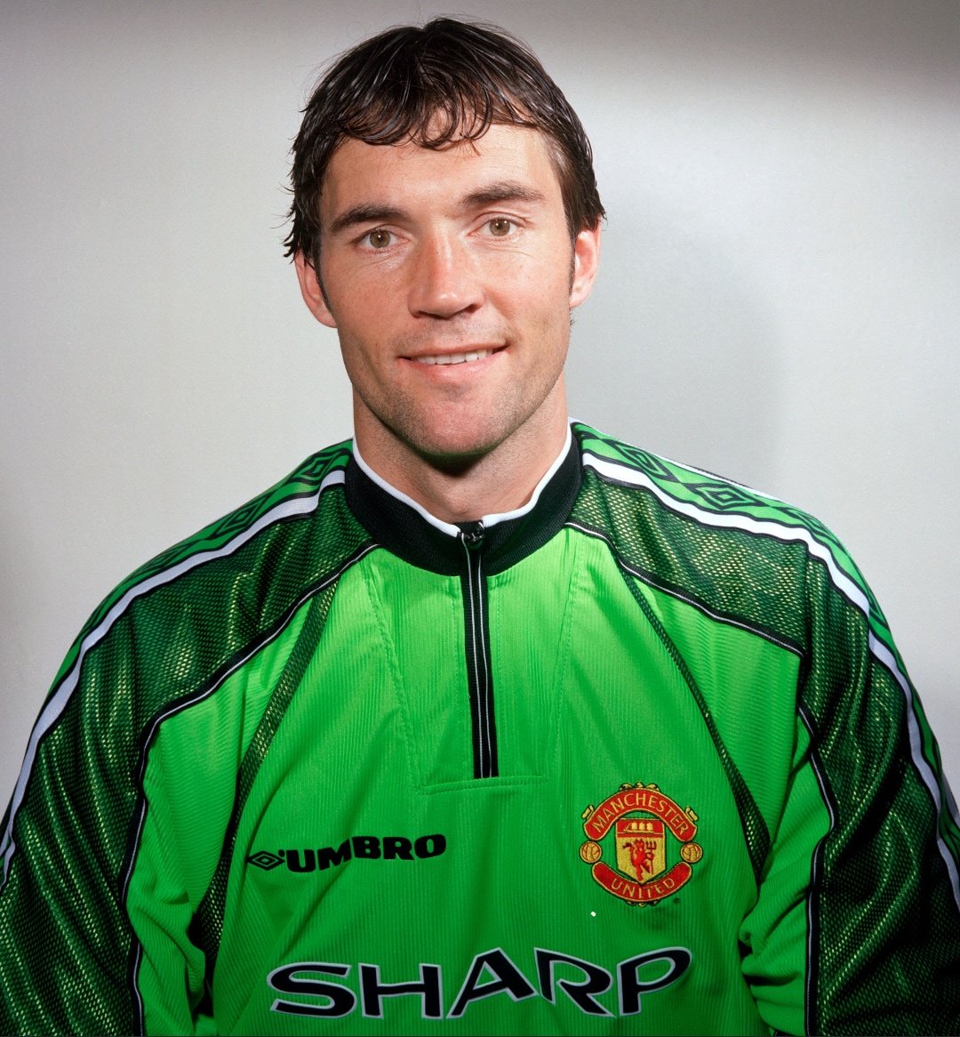 De zoon van Raimond van der Gouw, Ennio, is dus doelman bij Zulte Waregem. Weetjes tijden de R32 van de #CrokyCup . Elk seizoen opnieuw...