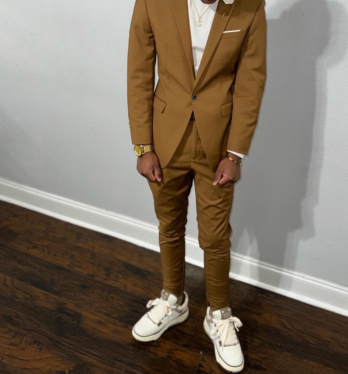 seann7x's tweet image. shit business ion play sports so i cant kick it wit niggas #lasthoco