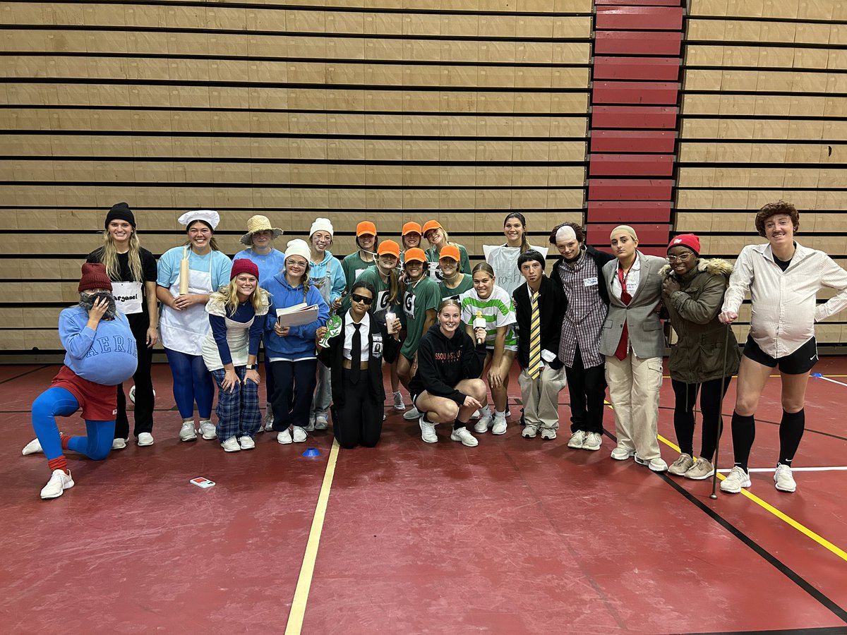 Happy Halloween🎃🔱 #FearTheFork 

🥇: The Three Stooges
🥈: Gatorade Bottles
🥉: The Smurfs