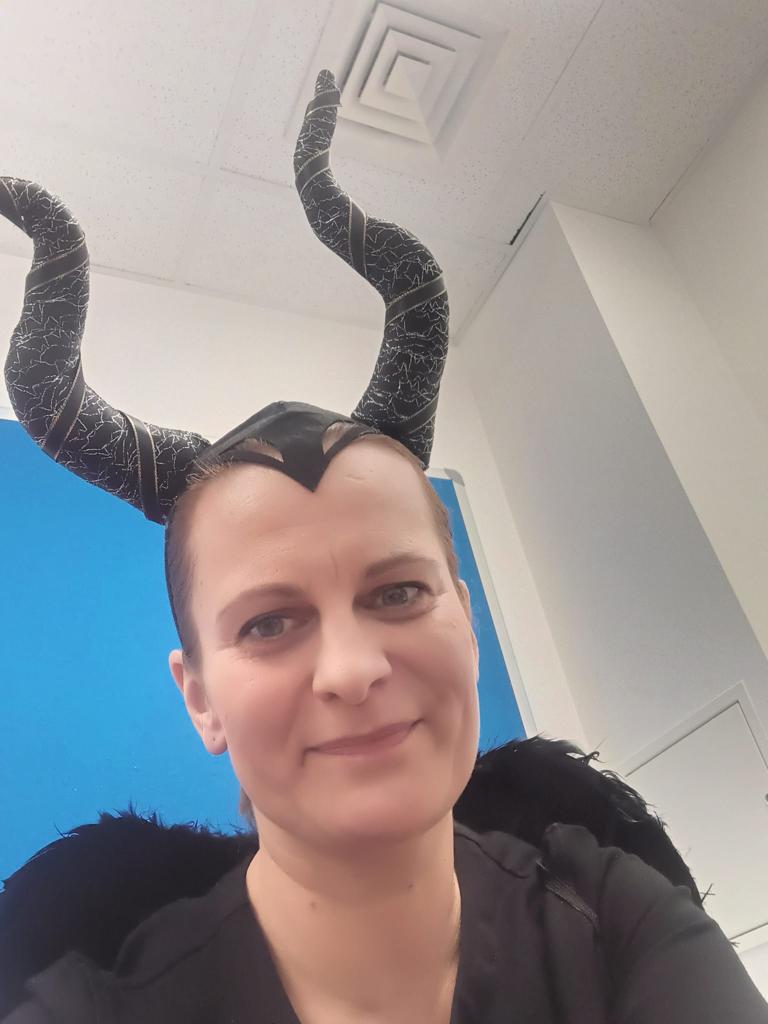🎃👻 Spinning some Halloween magic with my amazing team! Check out these snapshots from our wickedly fun celebration. 🕷️🕸️ From spellbinding costumes to enchanting moments, we're all in on the Halloween spirit. 🧡🖤
#TeamGoals #HalloweenFun #SquadGhouls #memoriesthathauntus