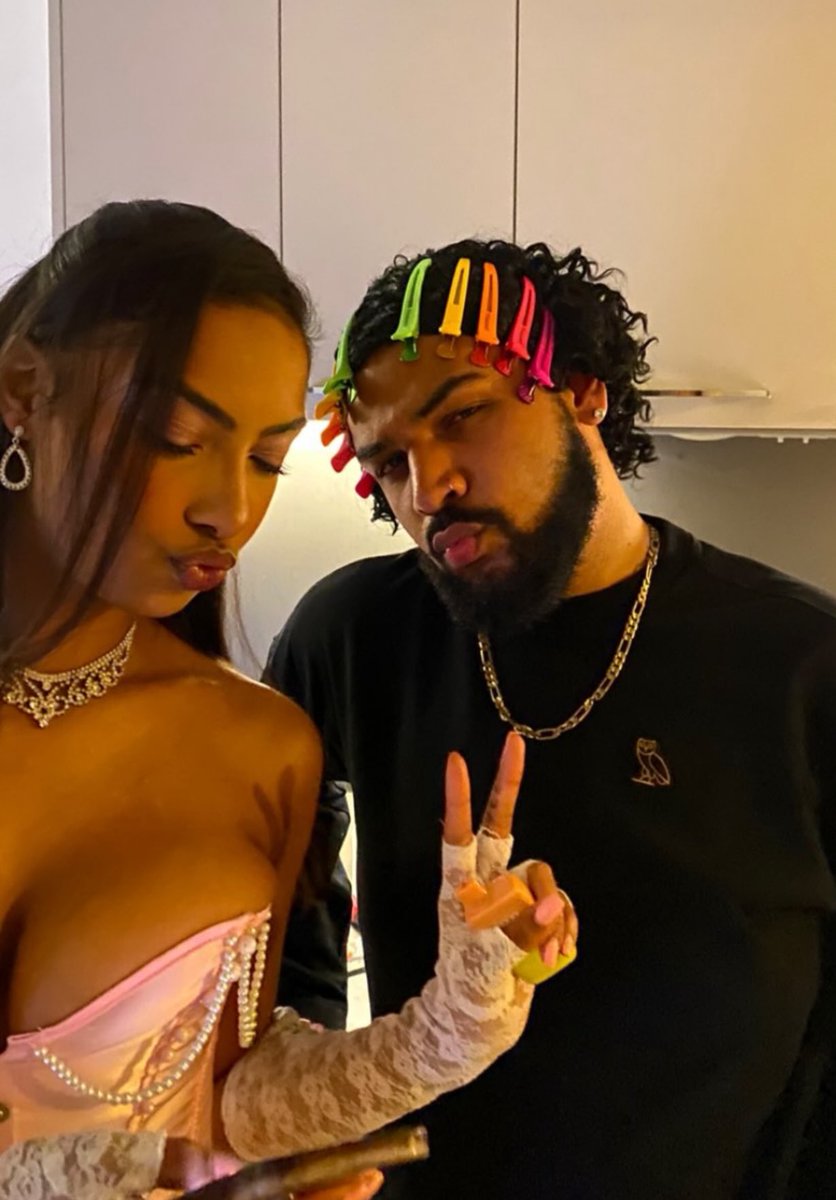 divadadde's tweet photo. shake that ass for drake
now shake that ass for me 🍑
#halloween https://t.co/EMBsdA1gbh