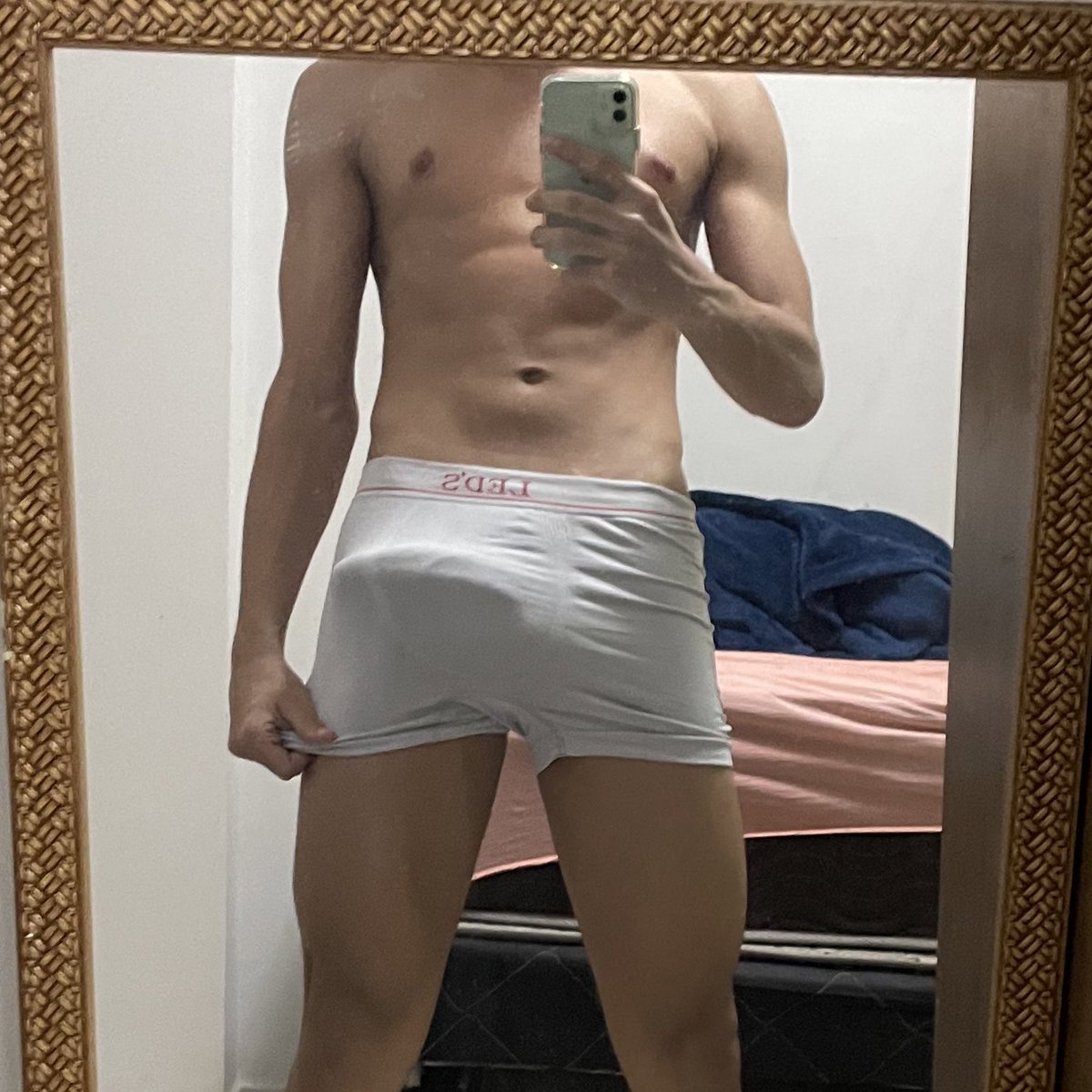 CrisFerraraa's tweet photo. Te espero allí para que hablemos! 💦🥵
https://t.co/PAAb7Aa4pu https://t.co/8PGBxhG058