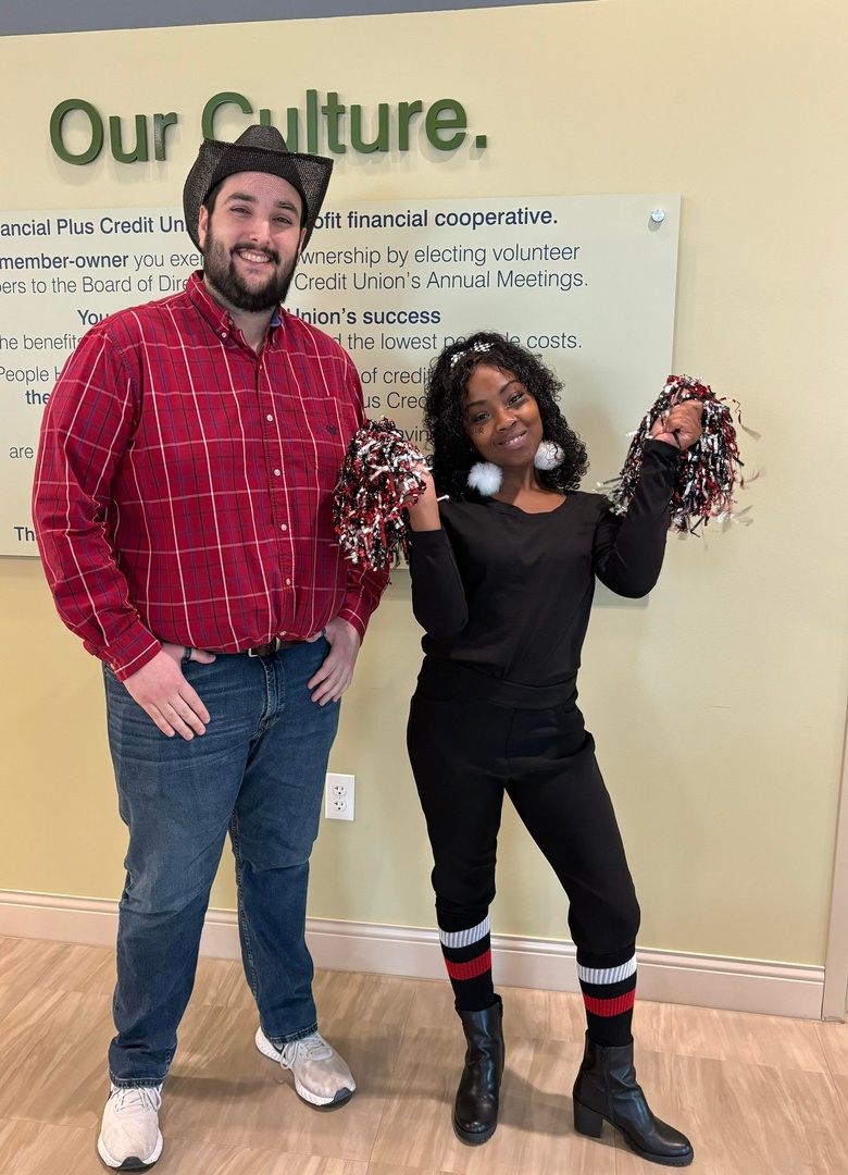 FinancialPlusCU's tweet image. Happy Halloween from the FPCU staff to you! 🎃 We hope your day is filled with spooky fun, sweet treats, and memorable costumes. 👻 #HappyHalloween