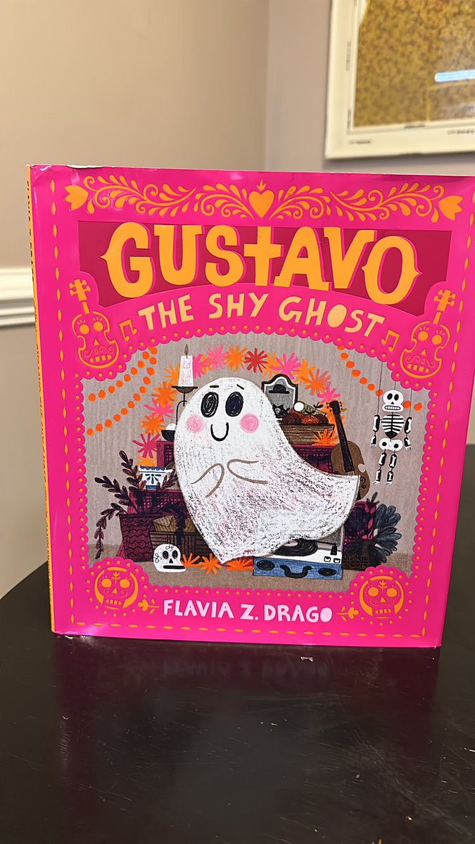 MrsAdamsEdu's tweet photo. Absolutely cannot wait to read this story to a special group of 3rd graders for the Day of the Dead. #ThisisESL #buildingrelationships @BrentwoodESL https://t.co/OEdZudpEK0