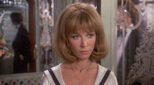 jhpcine's tweet photo. 4 favorite contemporary films with today’s birthday girls: Shampoo, Mulholland Dr. (both with Lee Grant), JFK (Sally Kirkland) and A beautiful day in the neighborhood (Maryann Plunkett) https://t.co/Go1GcVlh9p