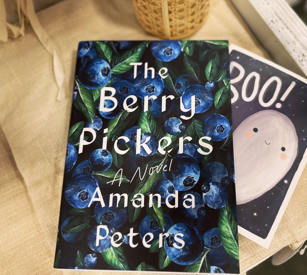 Berry picking season may have come and gone, but you shoulddefinitely pick up Amanda Peter’s #TheBerryPickers, our November Discover Pick! 

(P.s. #HappyHalloween!) 

#bookstagram #barnesandnoble #amandapeters #bookreccomendations #dfw #bndiscoverpick  #bnrichardsontx
