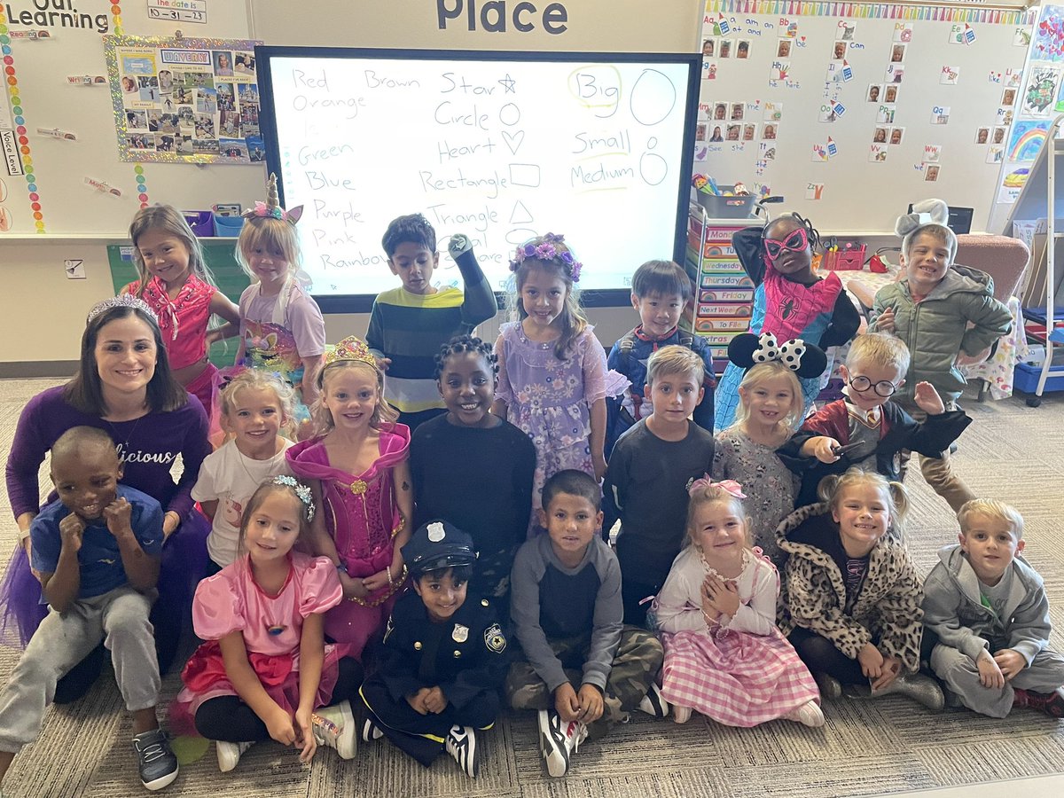 Happy Halloween!! <a href="/PISDJohnsonElem/">Johnson Elementary</a> #SJEshines #ProsperProud