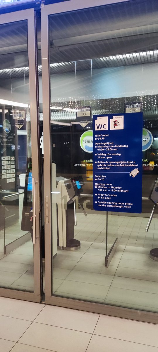 Klaasno13's tweet photo. @ProRail wat is dit?! Het is geen 12 uur en de wc zit op slot. Nachttoilet gaat pas over 10 minuten open. Het is uitlokking tot wildplassen https://t.co/7Ivd59HRcD