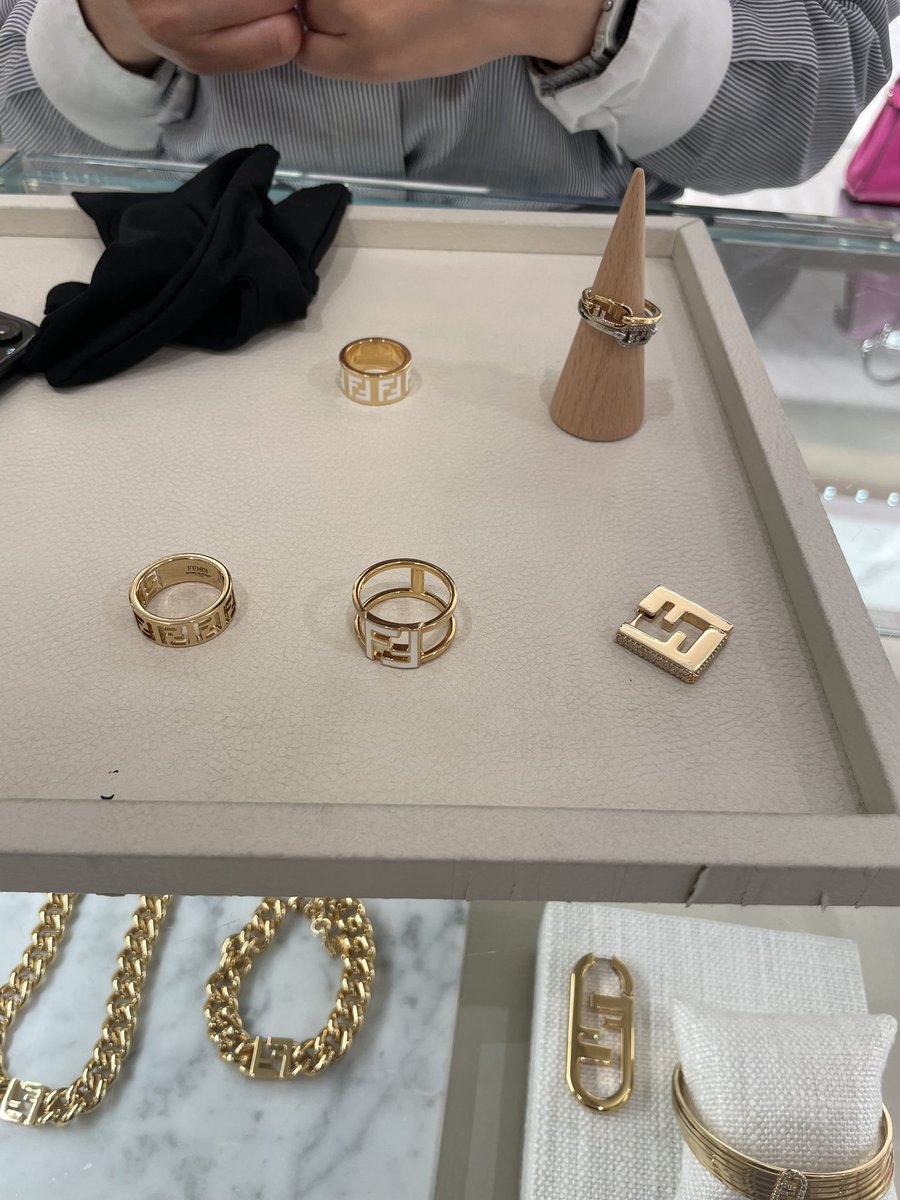 zaraxkarim's tweet image. 𝚘𝚌𝚝𝚘𝚋𝚎𝚛 𝚍𝚞𝚖𝚙 #spoopyszn🎃