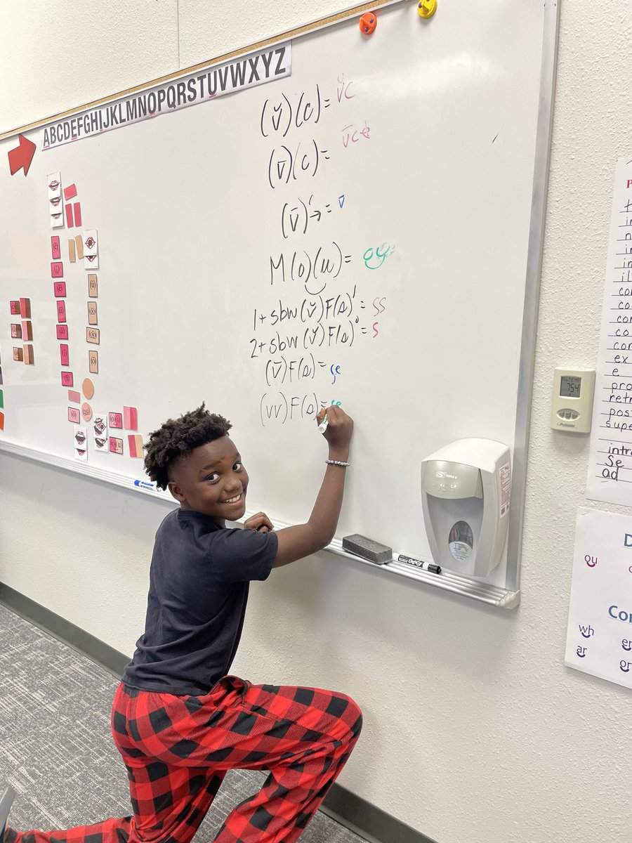 Mrs. Moore tweet media